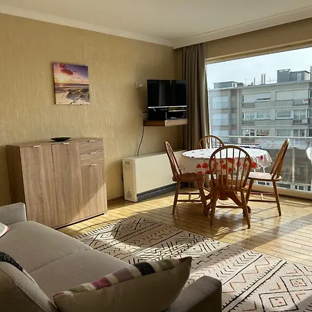 Zouaaf 0502 - Tot 4p - Zijdelings Zeezicht Apartment Koksijde